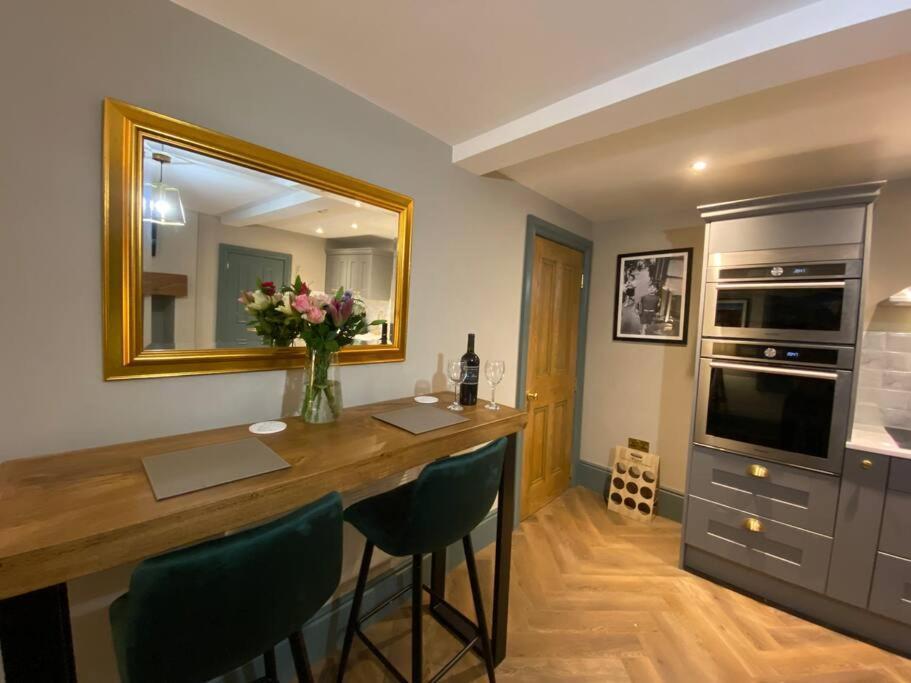 The Ebor Suite A Cosy Apartment In Haworth Luaran gambar